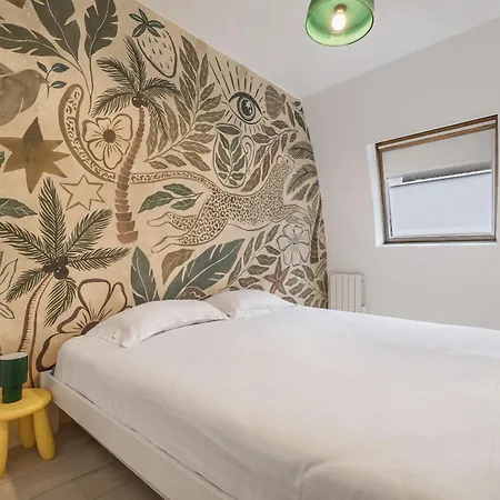 Fuji Apartment Paris